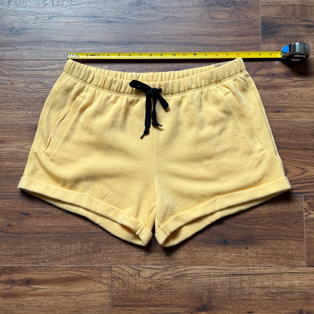 PINK Victoria’s Secret Women’s Boyfriend Logo Fleece Short Yellow Size Large NWT - Picture 3 of 7